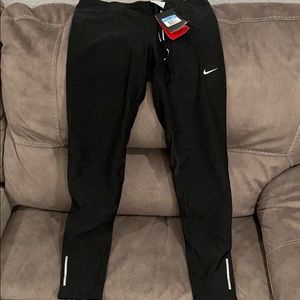 🏃🏻‍♀️ NWT NIKE DRI-FIT LEGGINGS 🏃🏻‍♀️